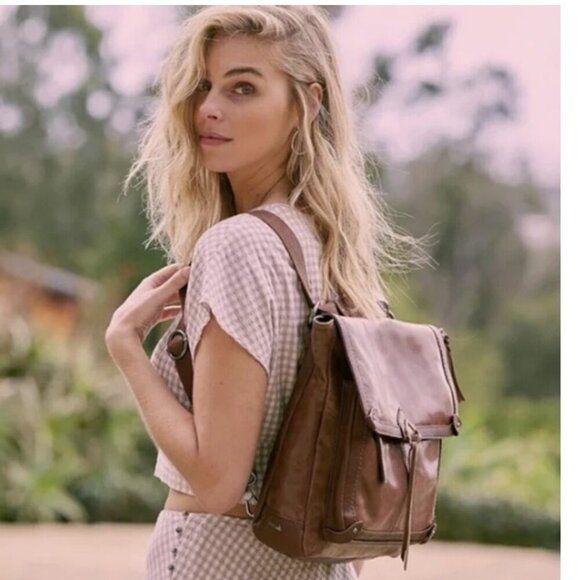 The Sak Ventura Convertible Backpack Distressed Brown Leather Crossbody Bag - Picture 1 of 16